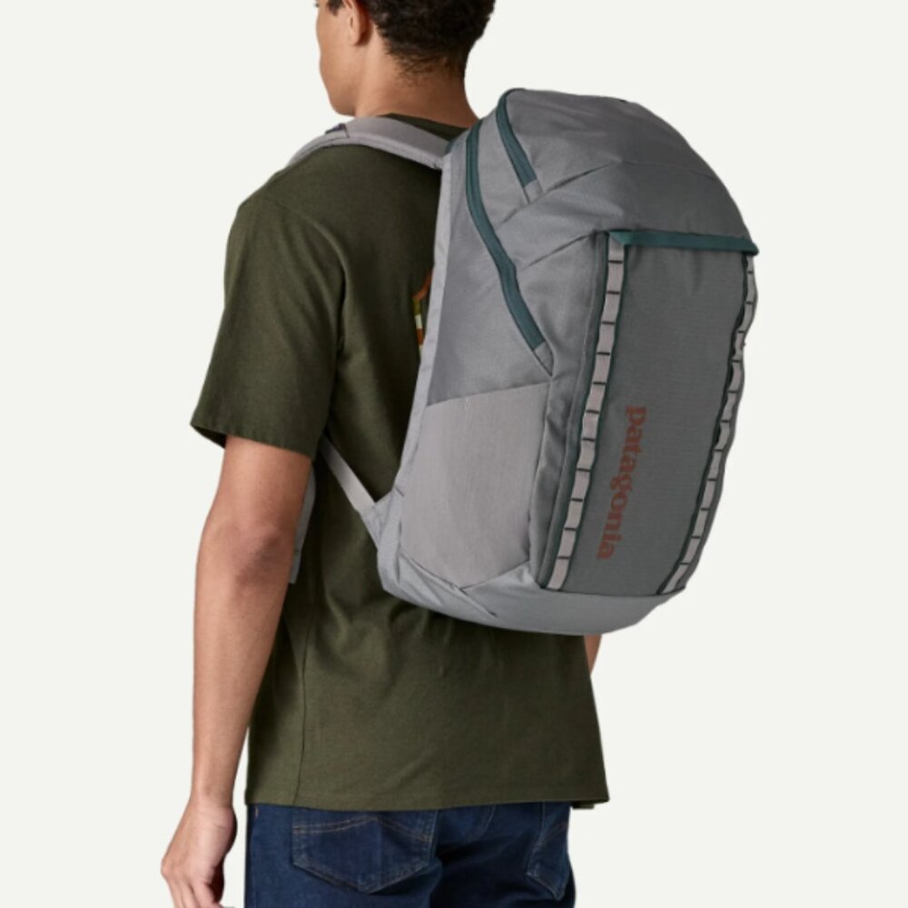 pack black hole 32l color noble grey